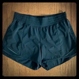 Lululemon black long hotty hot II shorts 10